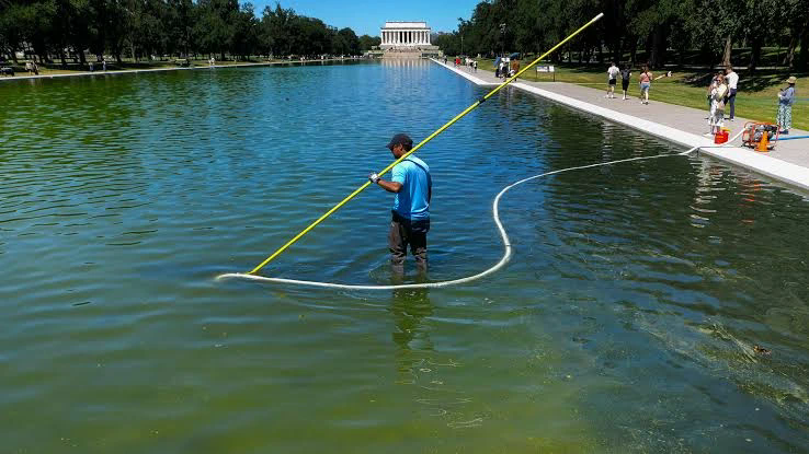 Lincoln Memorial reflecting pool AKA Lake America